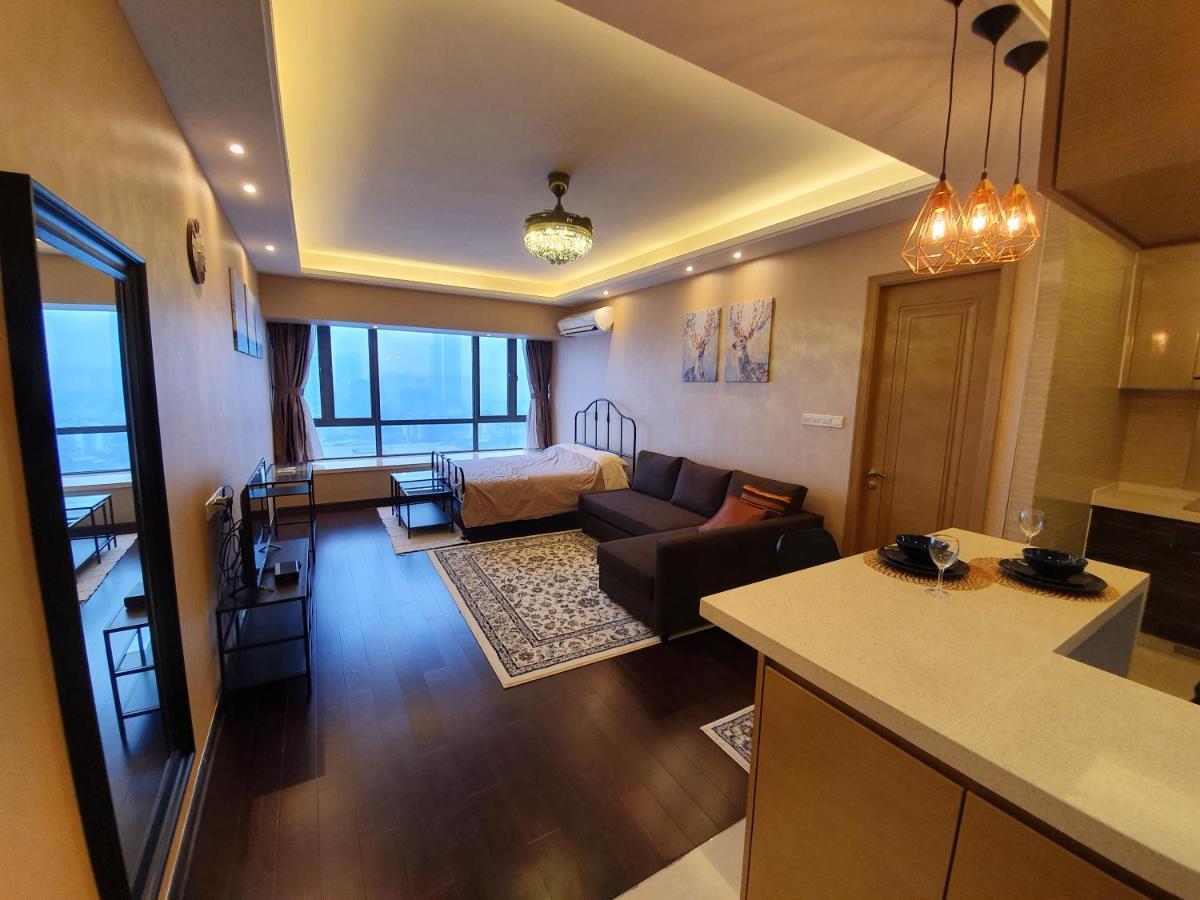 Apartment Luxury Penthouse R&f Princess Cove City View *
